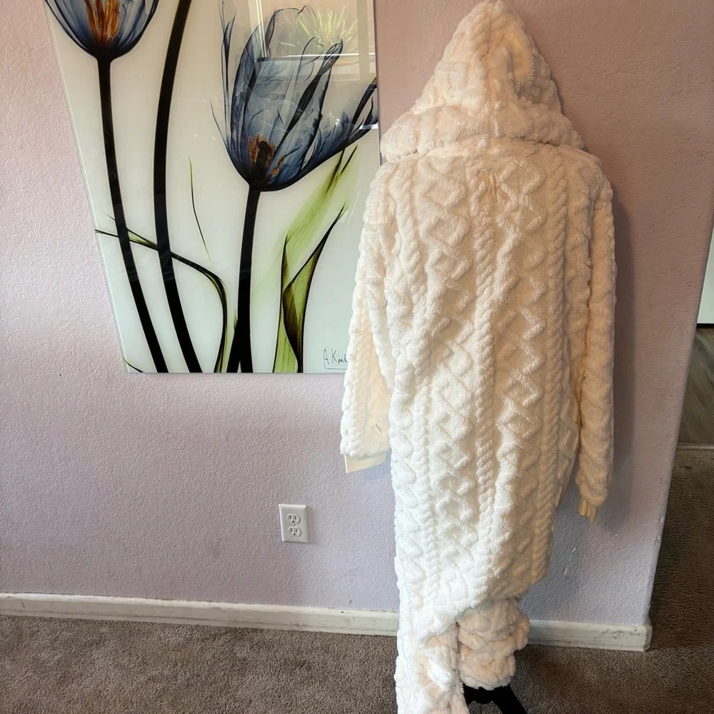 New Onepiece women’s puppy cable jumpsuit offwhite size large - Picture 4 of 6